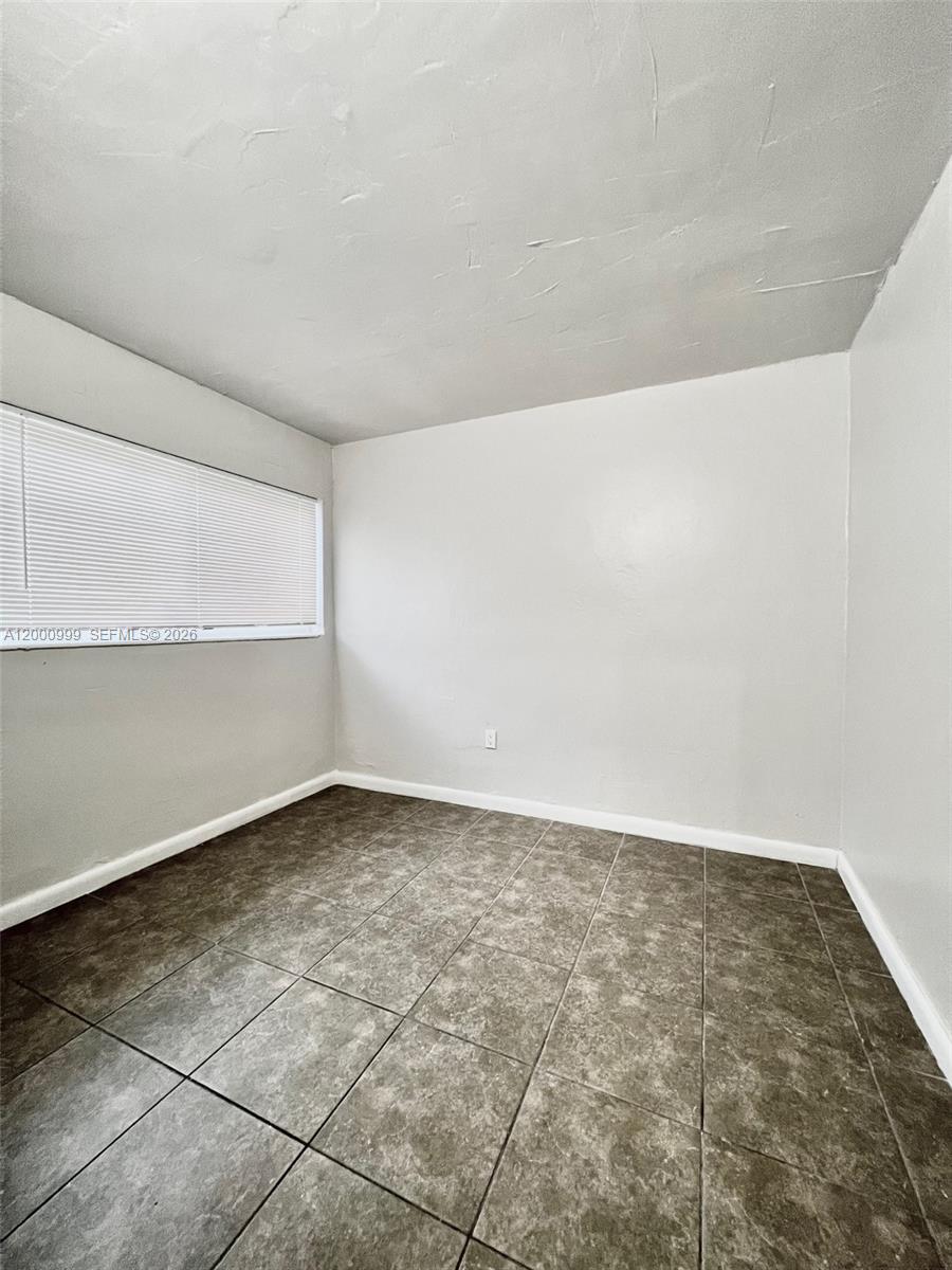 DOWDYS SUB - Residential Lease