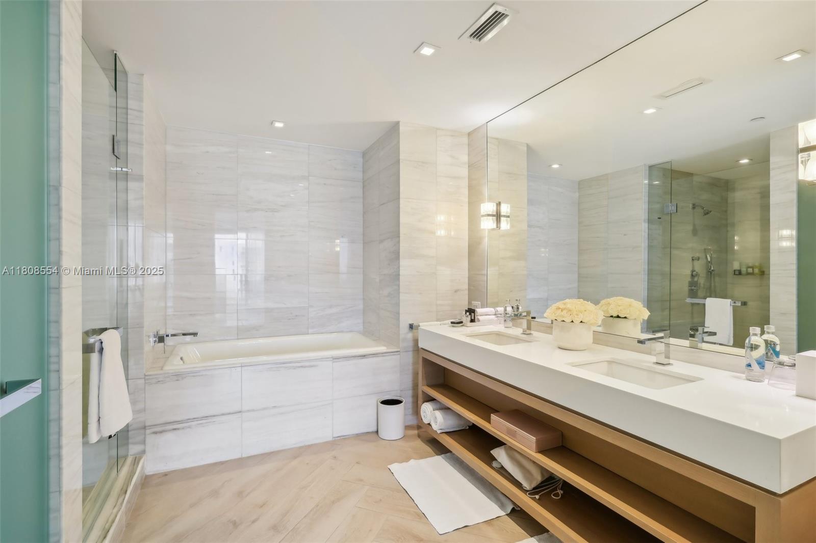 2201 COLLINS AVE CONDO - Residential