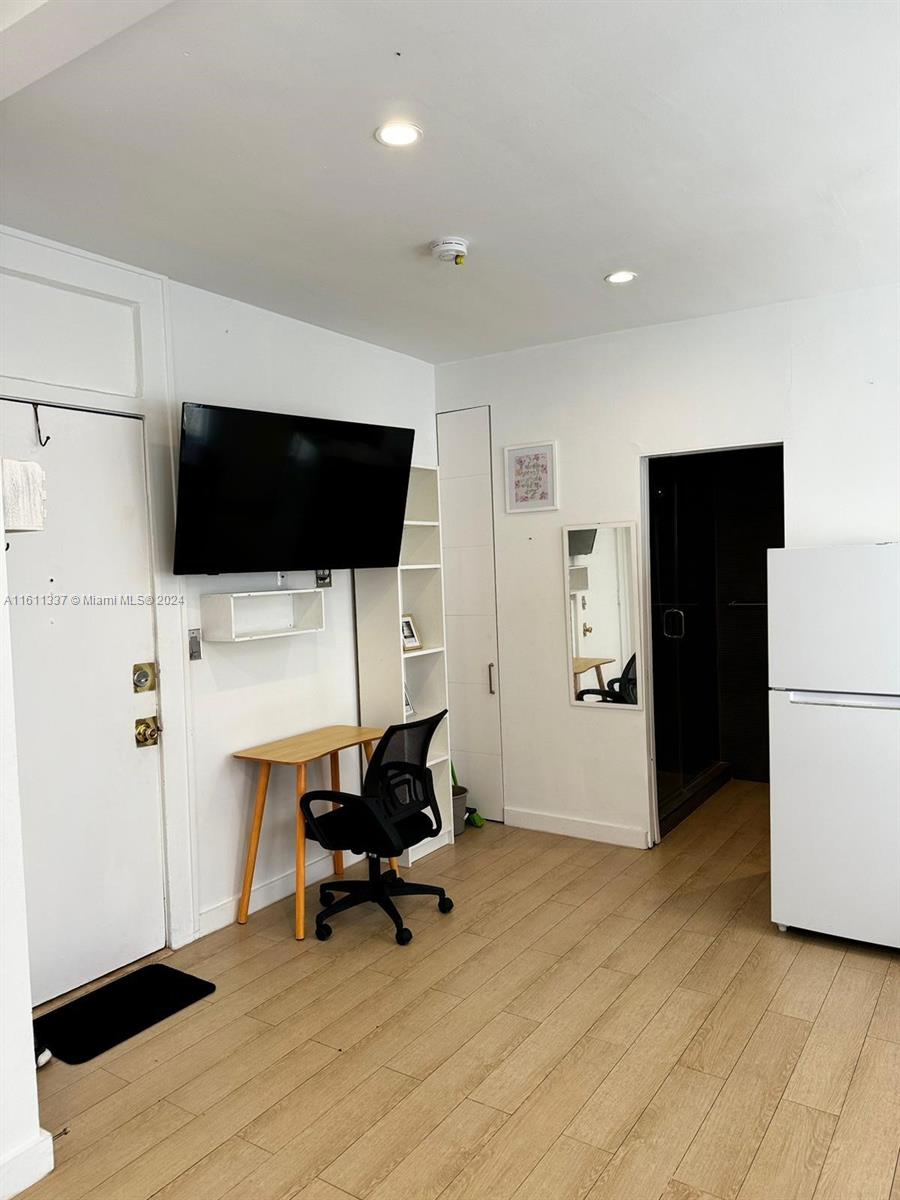 SEVILLA CONDO - Residential