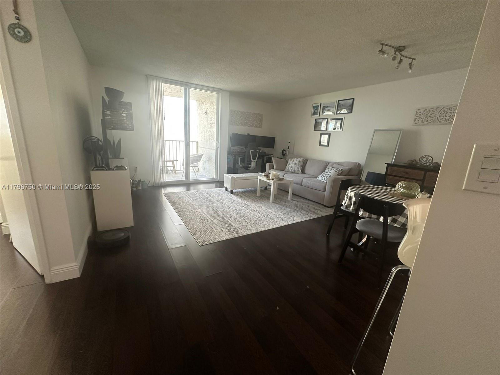 850 N Miami Ave W-2105