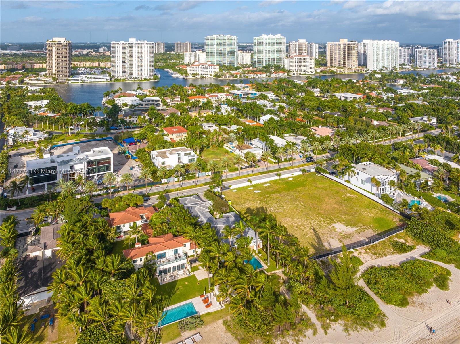 GOLDEN BEACH SEC C - Residential