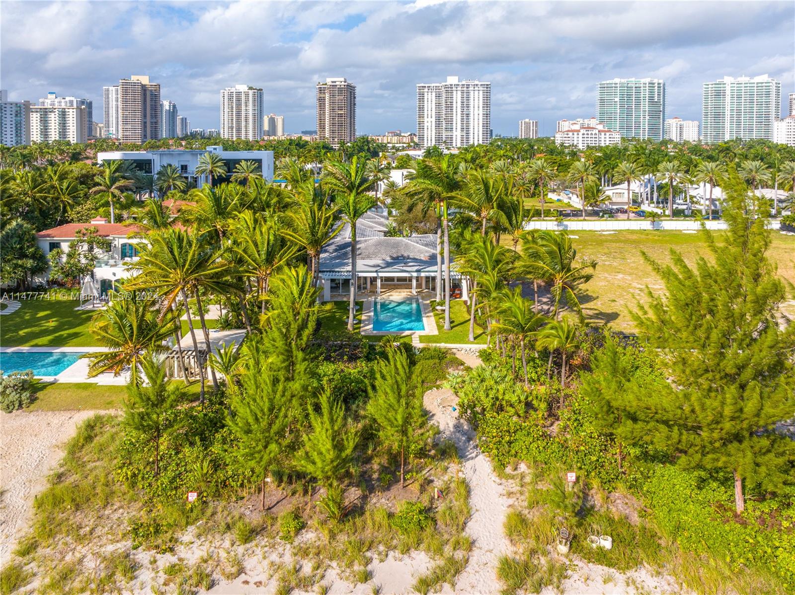 GOLDEN BEACH SEC C - Residential
