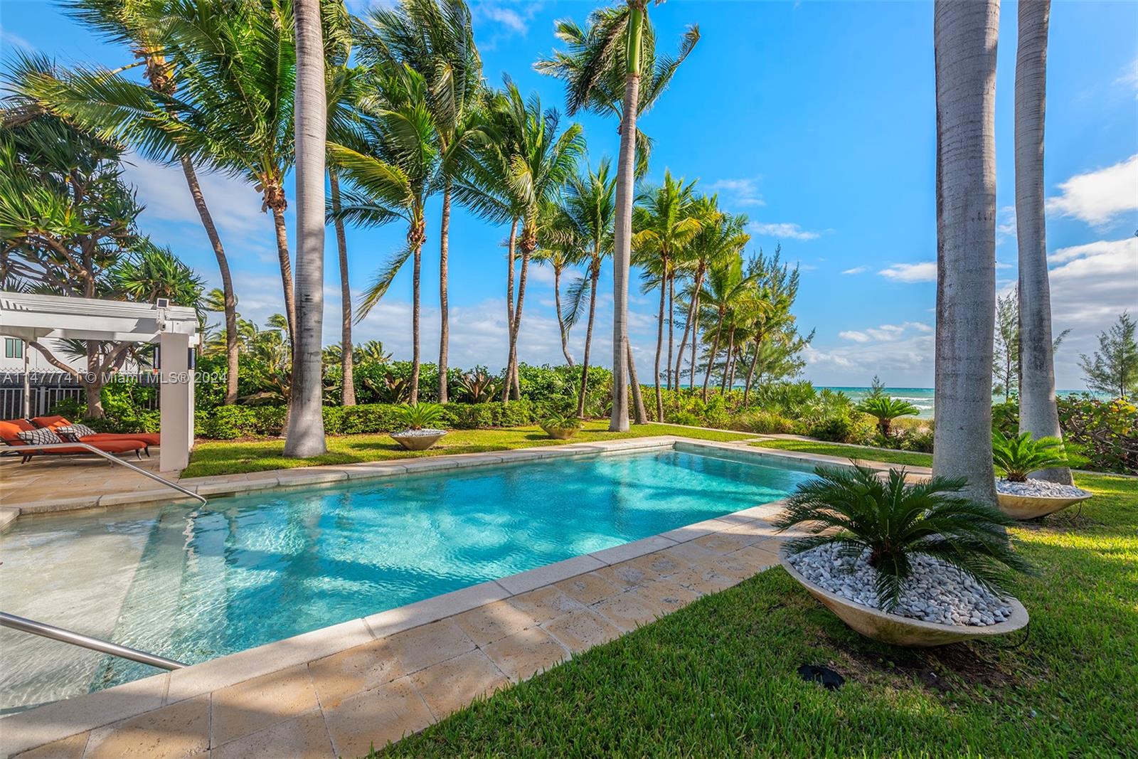 GOLDEN BEACH SEC C - Residential