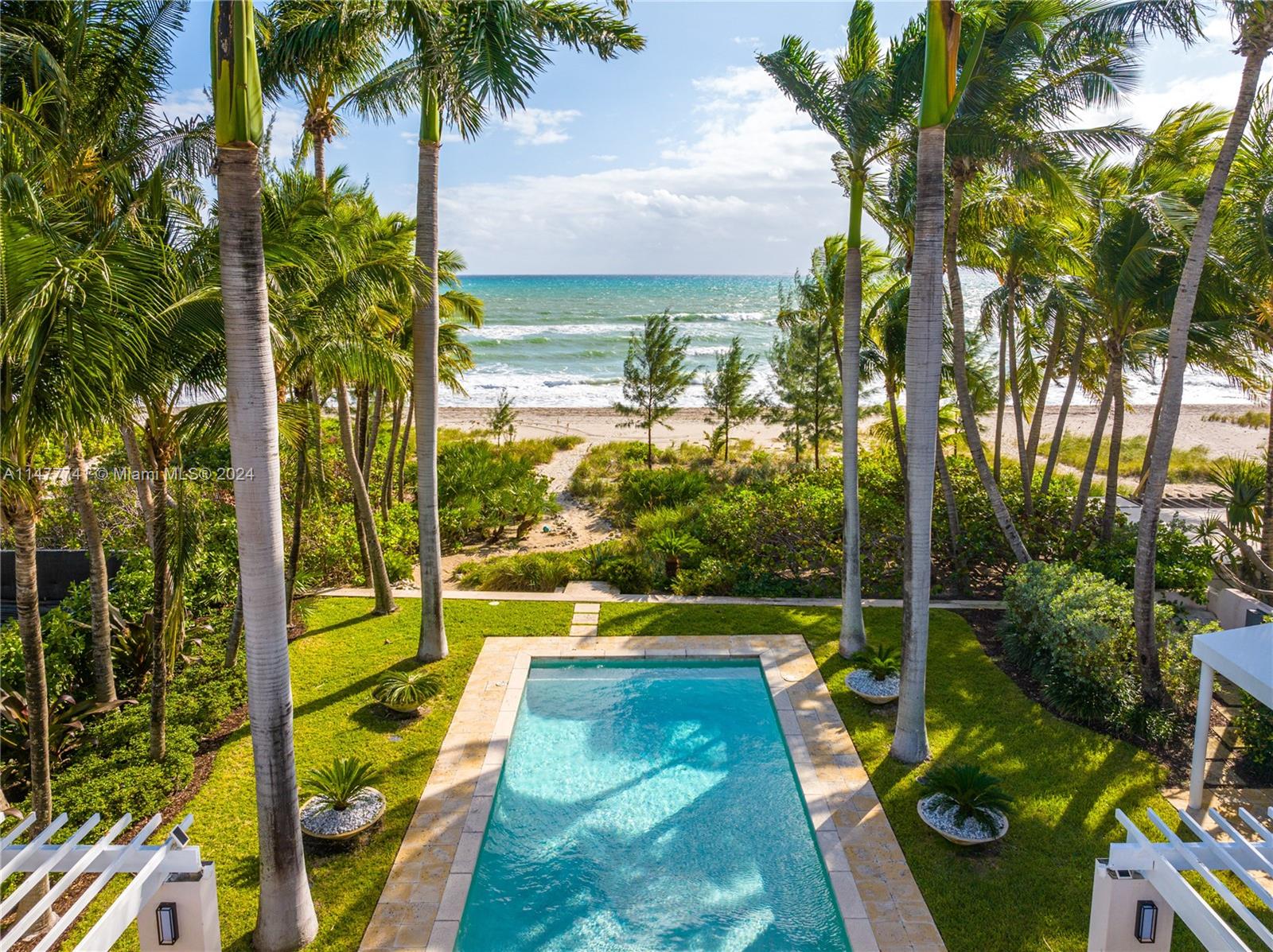 GOLDEN BEACH SEC C - Residential