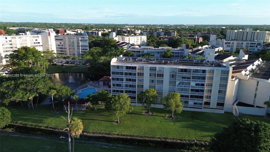 Don’t miss the opportunity to live in this beautifully renovated 1-bedroom, 1.5-bath condo located in a secure gated community! The property features stunning porcelain floors throughout, a fully upgraded kitchen with stainless steel appliances, and modern finishes. Enjoy resort-style living with access to a clubhouse that includes a tennis and basketball court, swimming pool, fully equipped gym, game room, and playground area. The community offers 24/7 private security and excellent amenities.
This property is also for sale, offering the perfect chance to rent now and buy later — a rare opportunity you won’t want to miss!