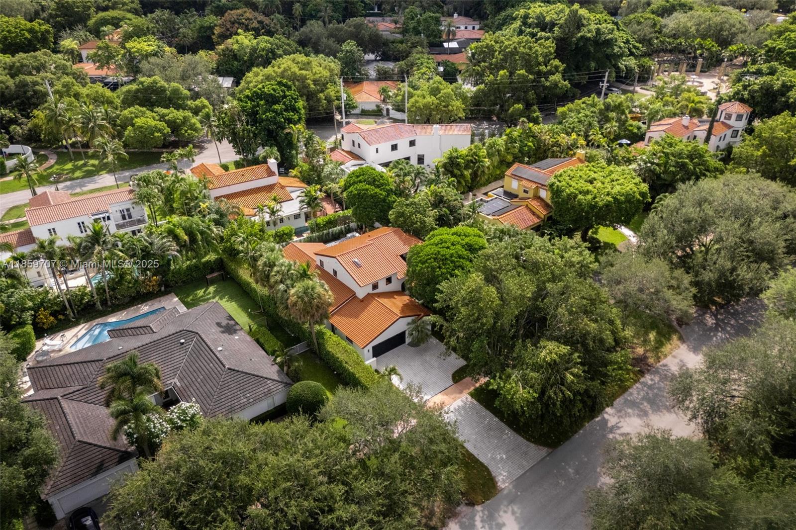 CORAL GABLES RIVIERA SEC - Residential