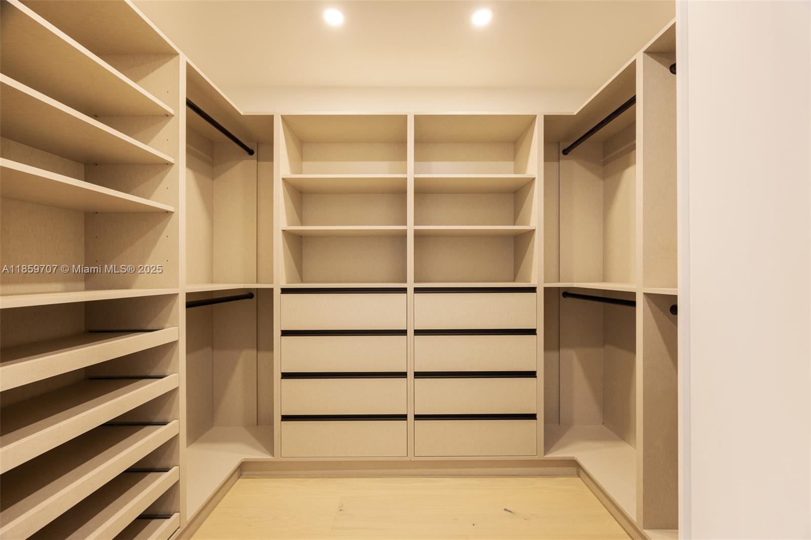 CORAL GABLES RIVIERA SEC - Residential