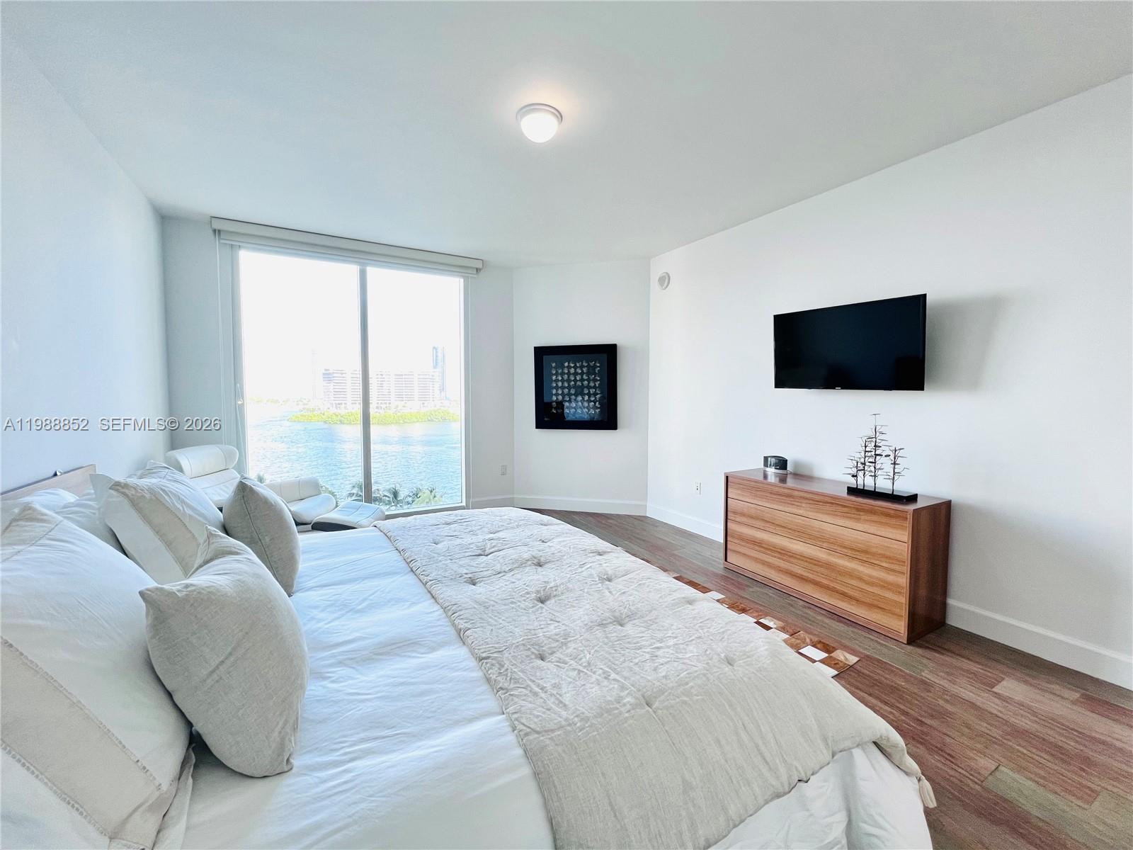 THE PENINSULA II CONDO - Residential