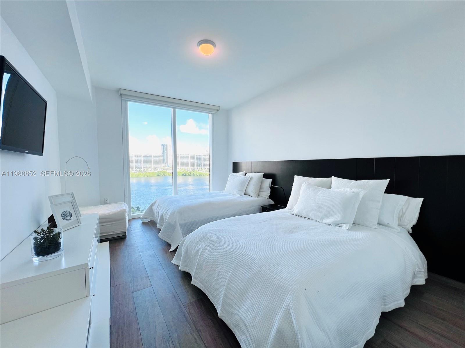 THE PENINSULA II CONDO - Residential