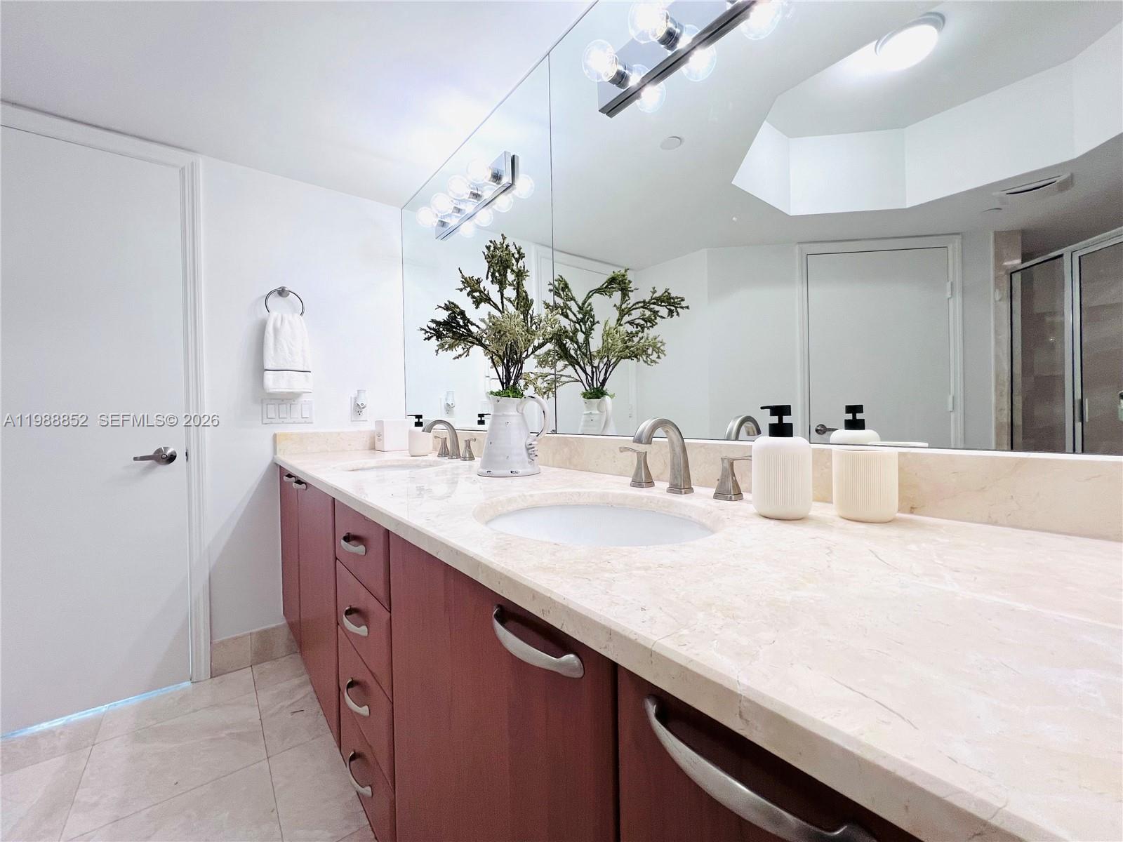 THE PENINSULA II CONDO - Residential