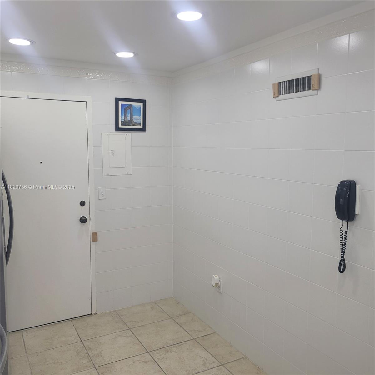 9111 E Bay Harbor Dr 3A