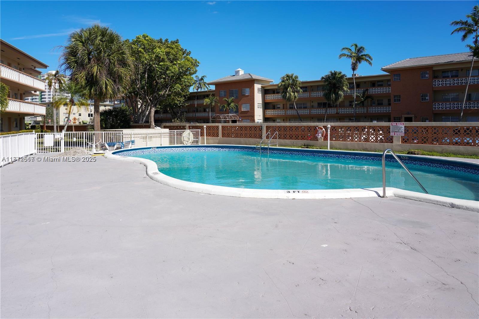 SUTTON HOUSE CONDO - Residential