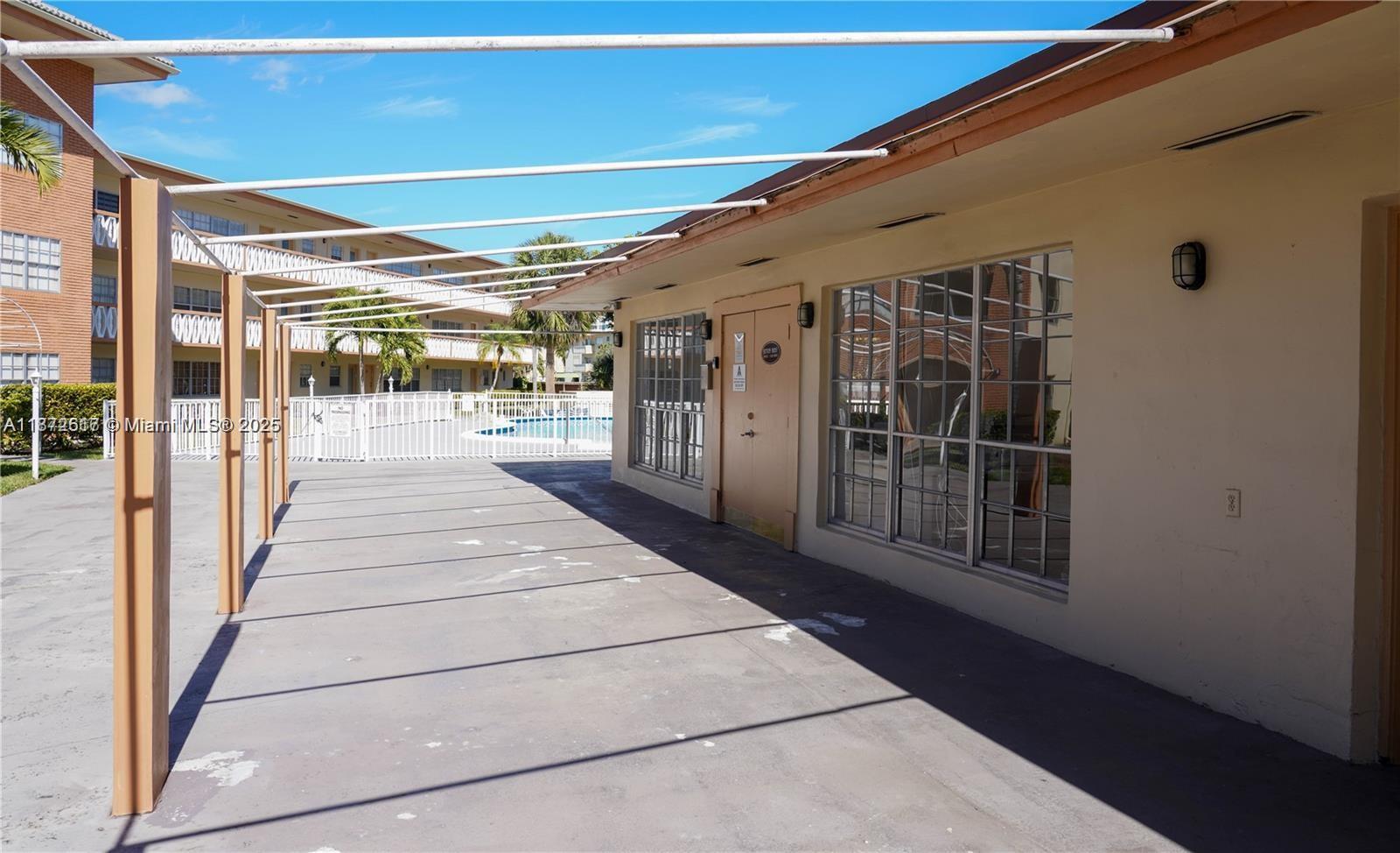 SUTTON HOUSE CONDO - Residential