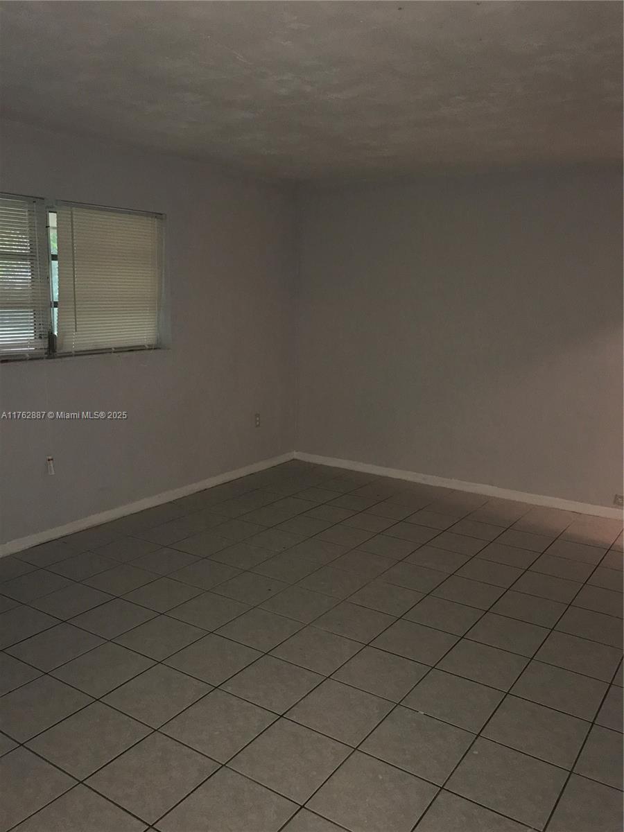 BISCAYNE GARDENS SEC B - Residential Income