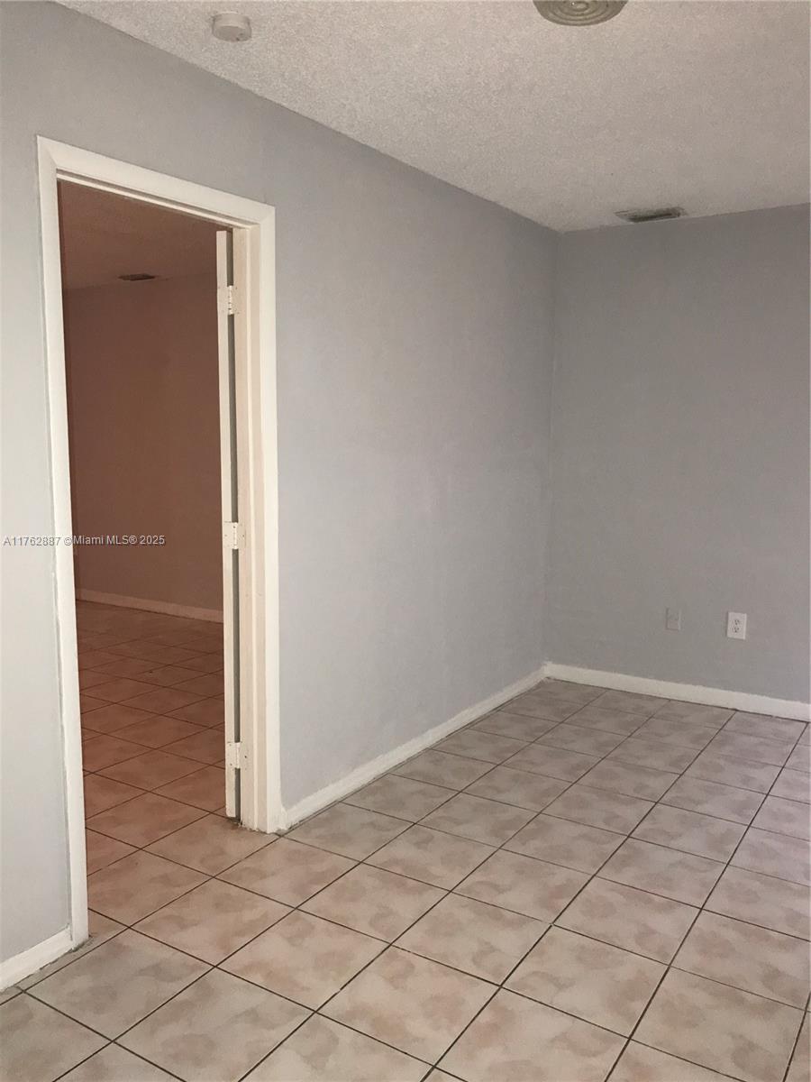 BISCAYNE GARDENS SEC B - Residential Income