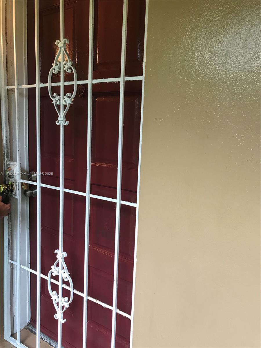 BISCAYNE GARDENS SEC B - Residential Income
