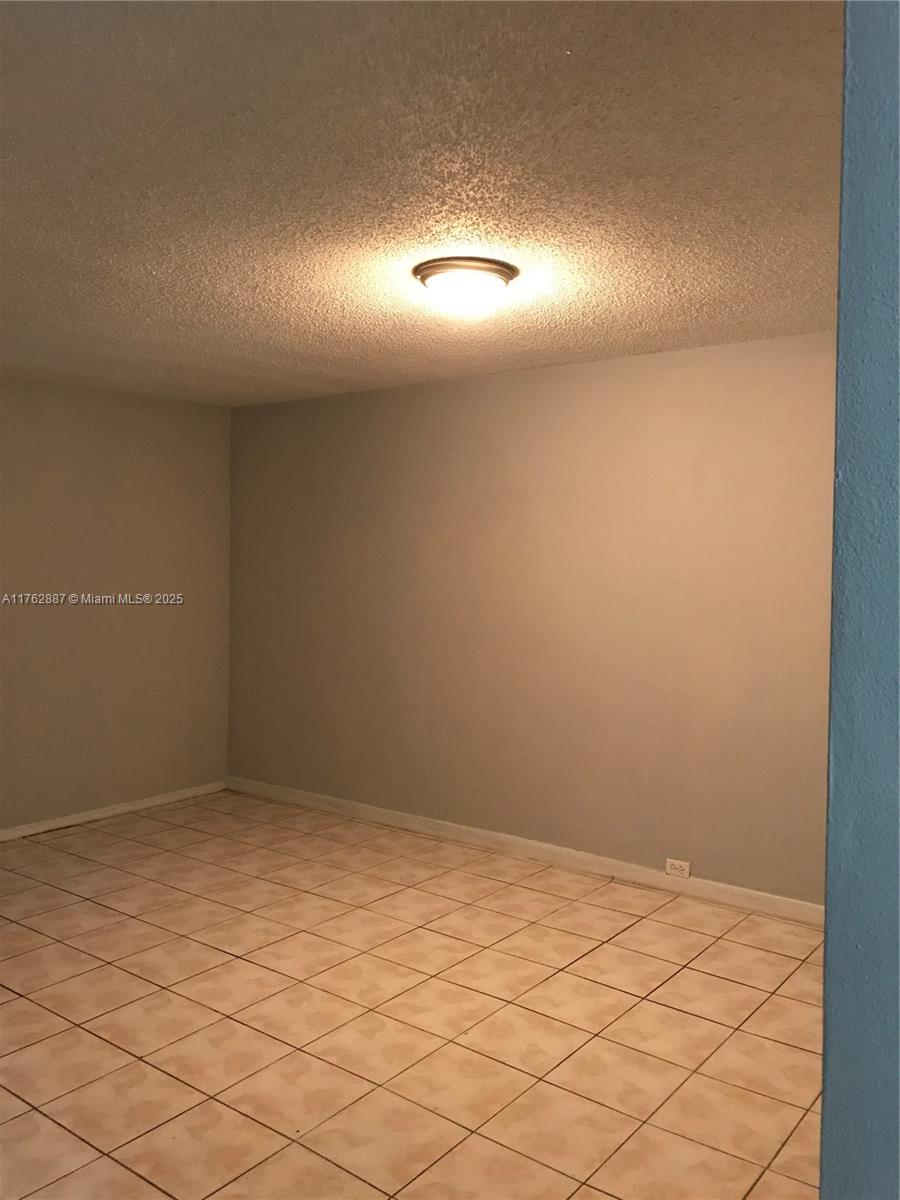 BISCAYNE GARDENS SEC B - Residential Income