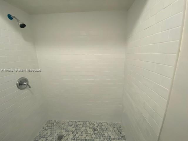BISCAYNE GARDENS SEC B - Residential Income