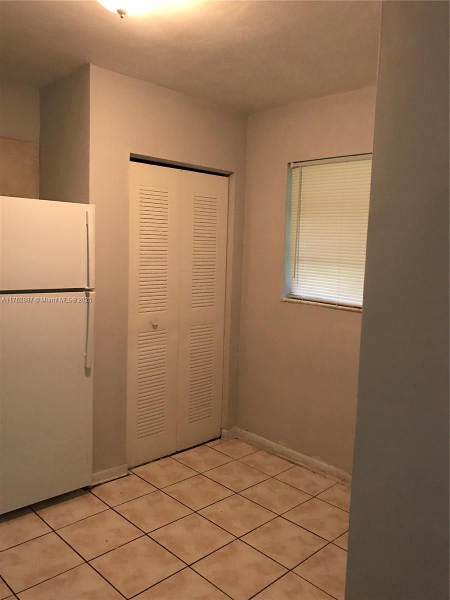 BISCAYNE GARDENS SEC B - Residential Income