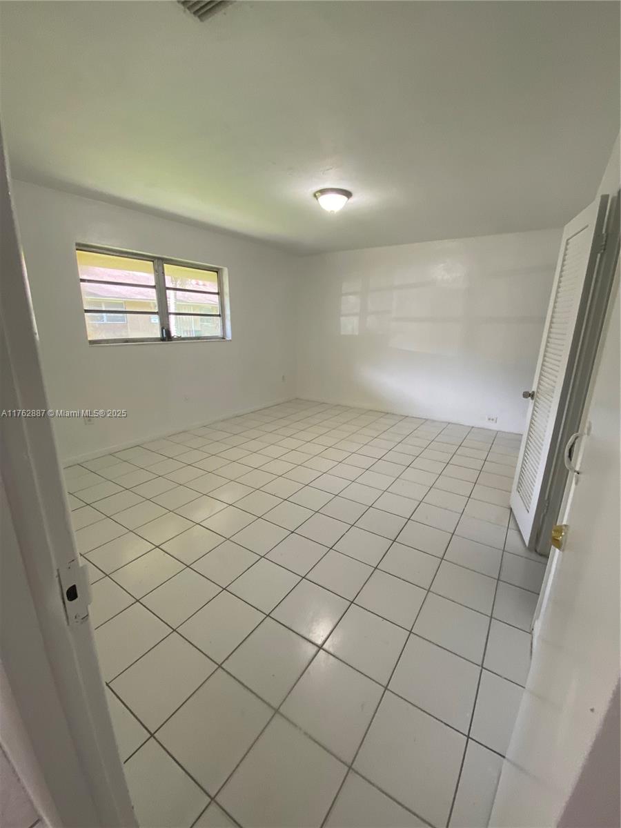 BISCAYNE GARDENS SEC B - Residential Income