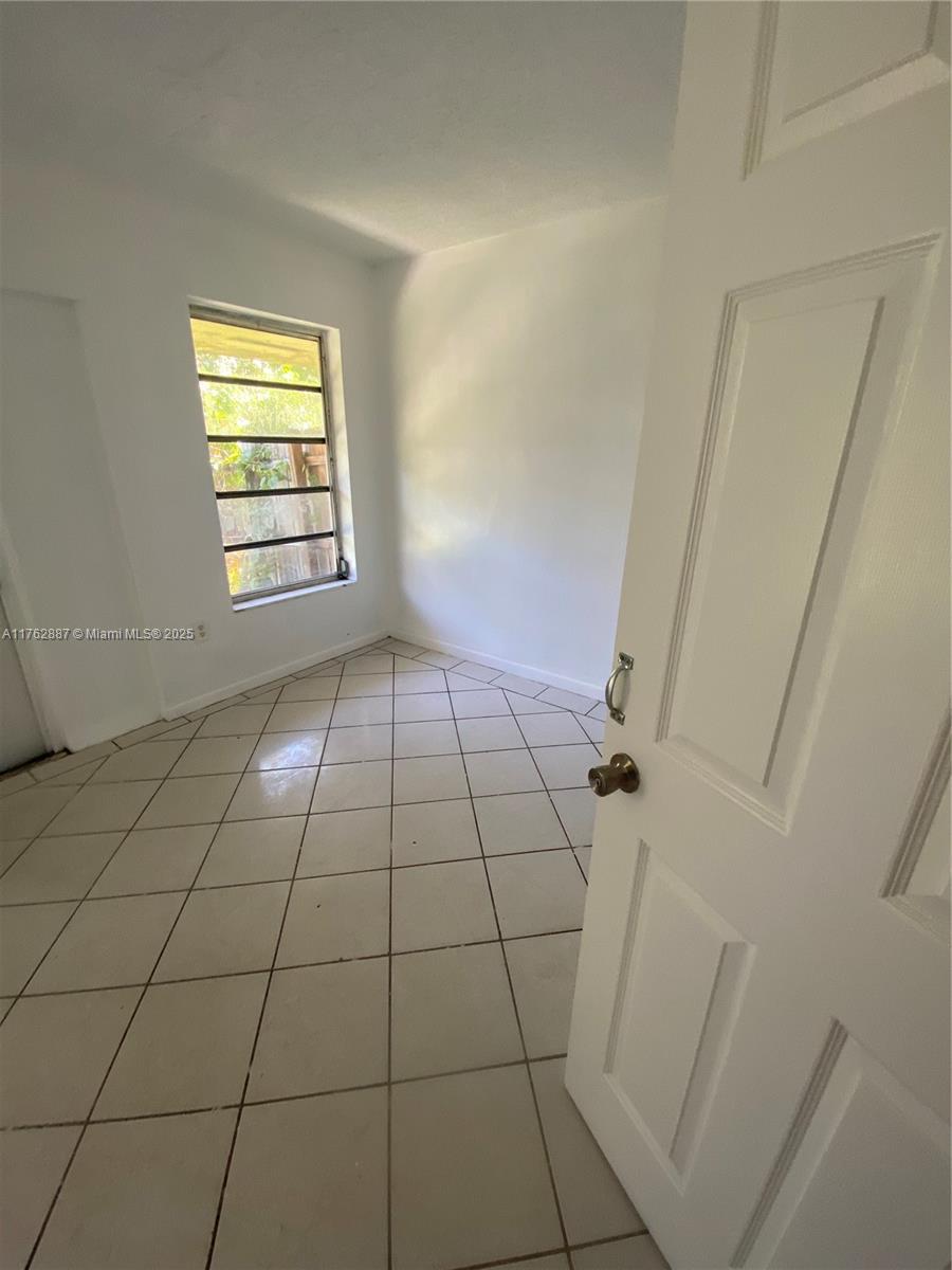 BISCAYNE GARDENS SEC B - Residential Income
