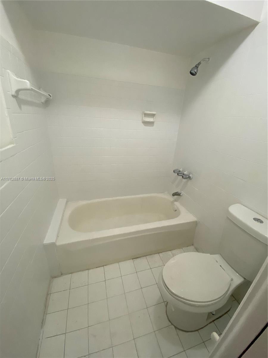 BISCAYNE GARDENS SEC B - Residential Income