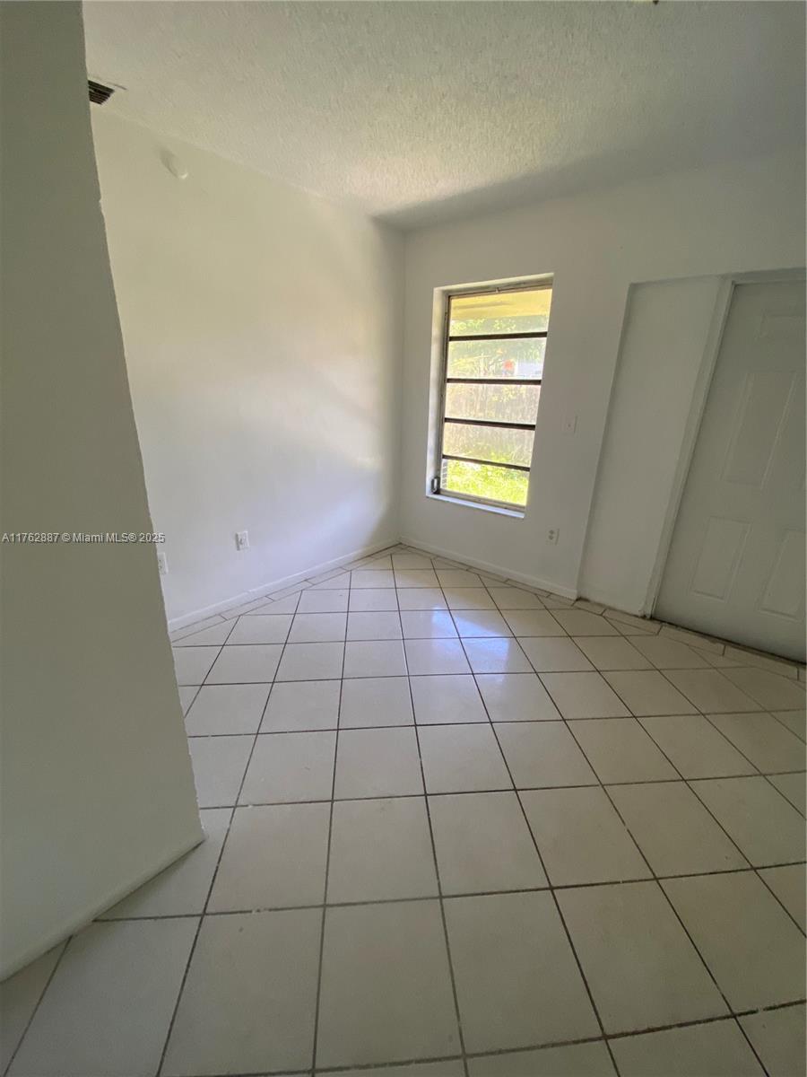 BISCAYNE GARDENS SEC B - Residential Income