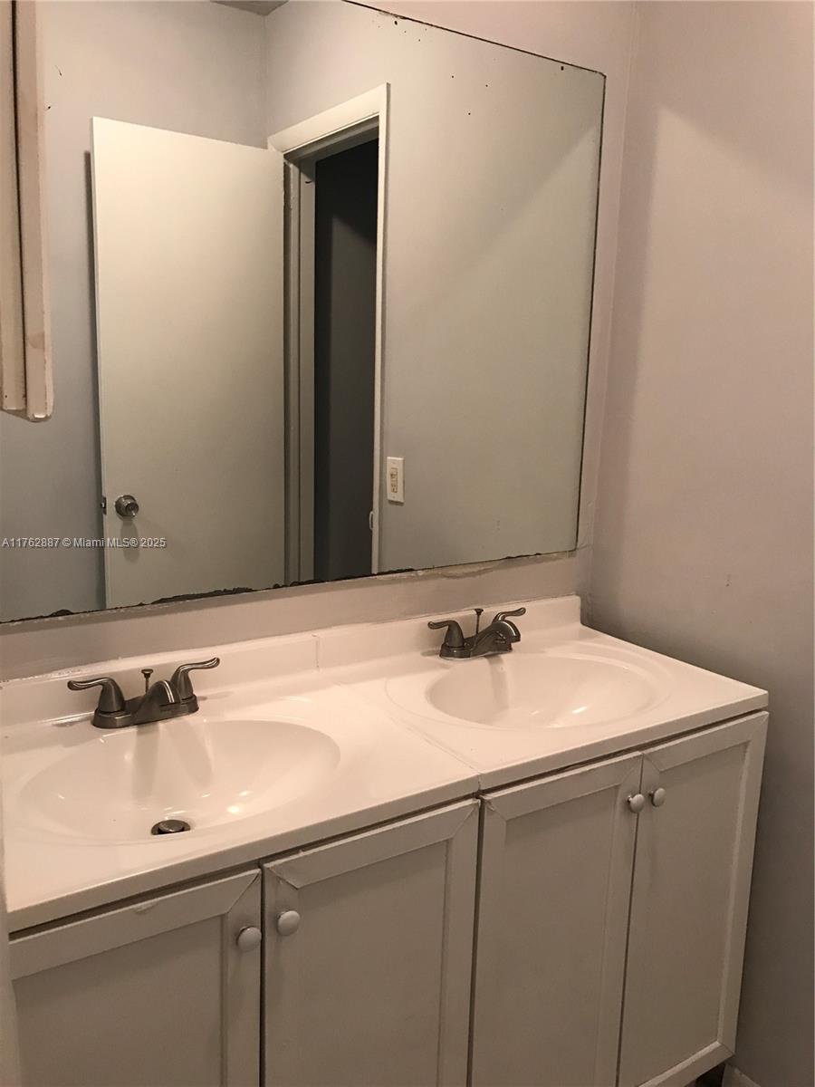 BISCAYNE GARDENS SEC B - Residential Income