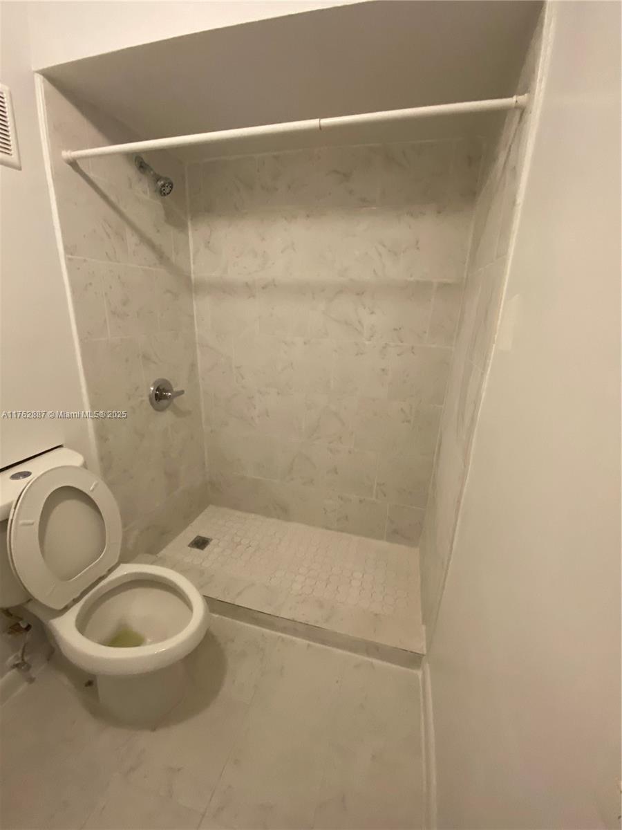 BISCAYNE GARDENS SEC B - Residential Income