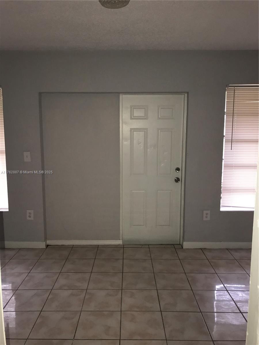 BISCAYNE GARDENS SEC B - Residential Income