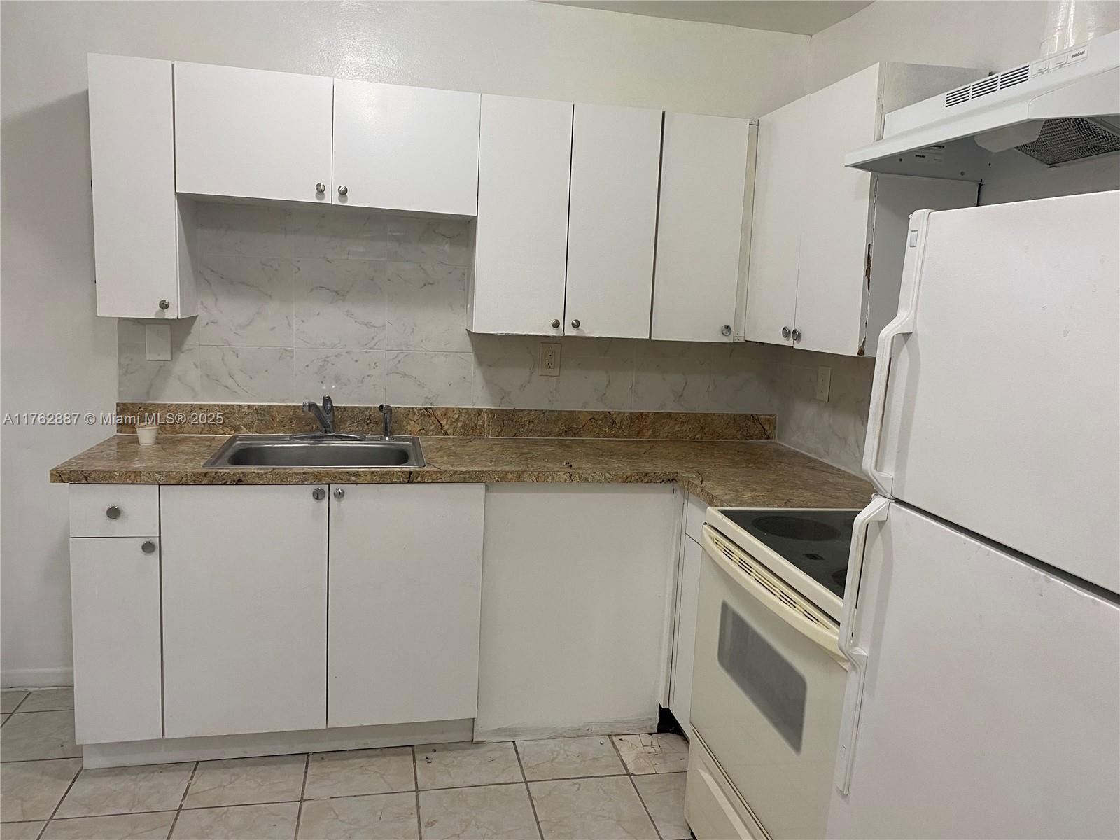 BISCAYNE GARDENS SEC B - Residential Income