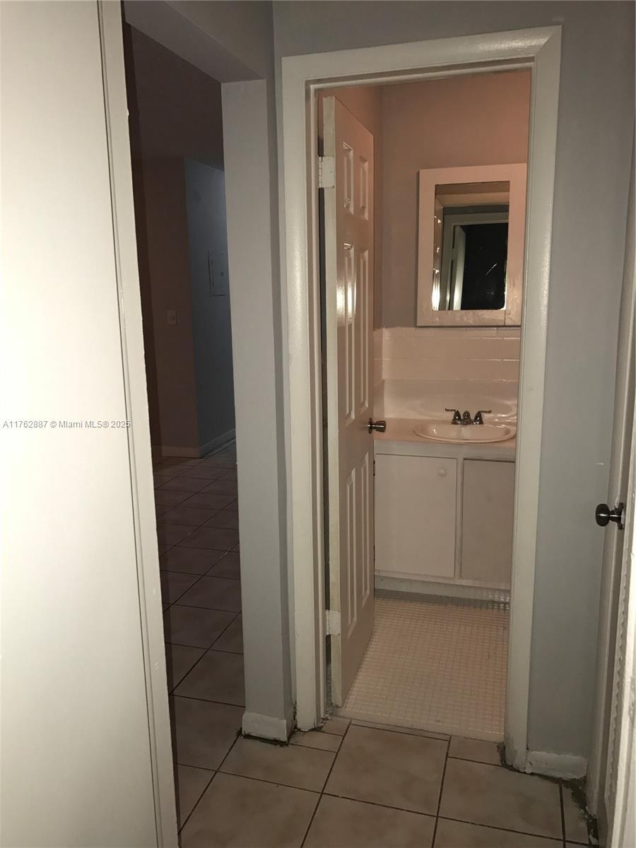 BISCAYNE GARDENS SEC B - Residential Income