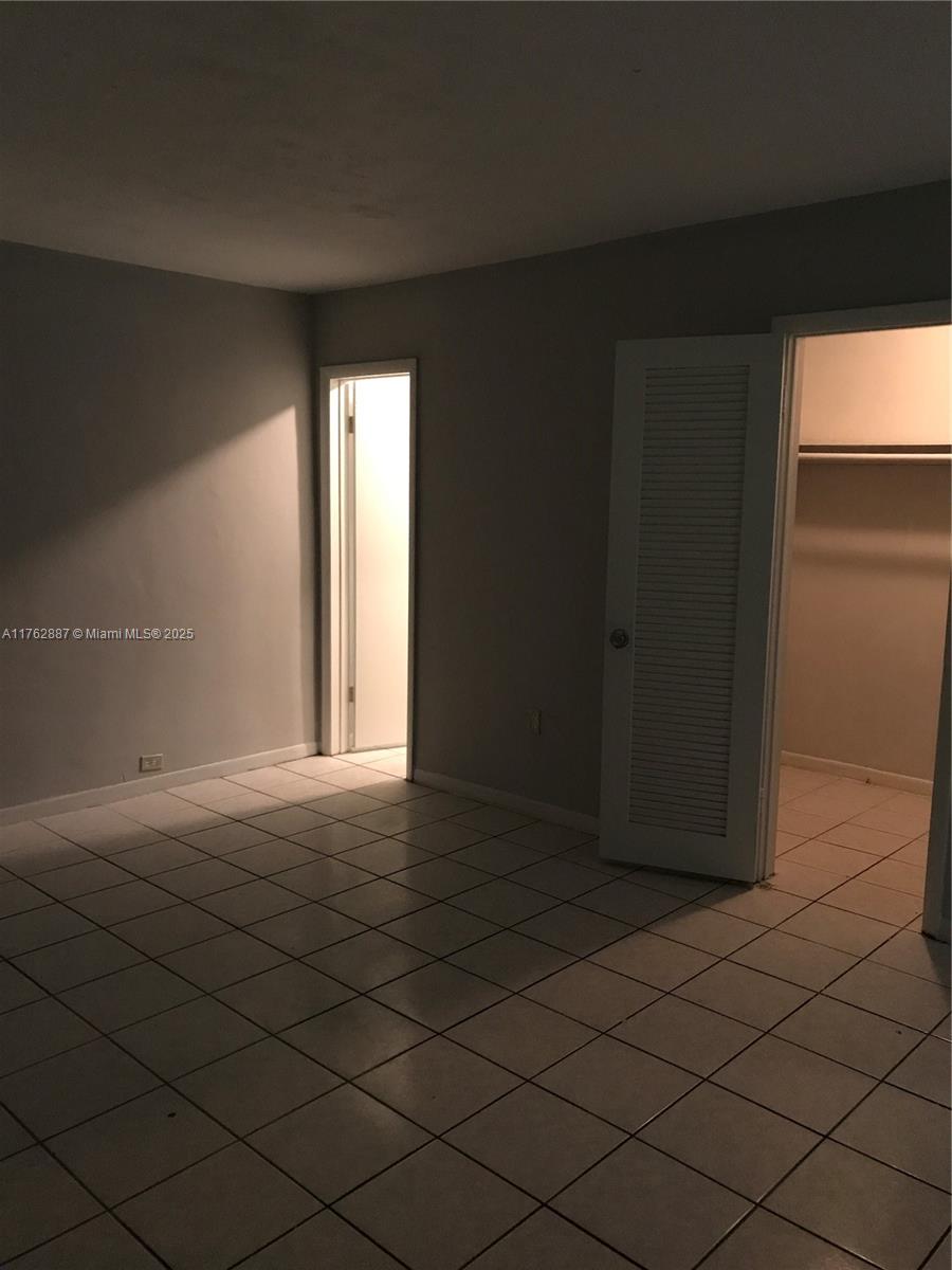 BISCAYNE GARDENS SEC B - Residential Income