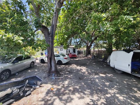 1063 NW 55th Ter Miami FL 33127