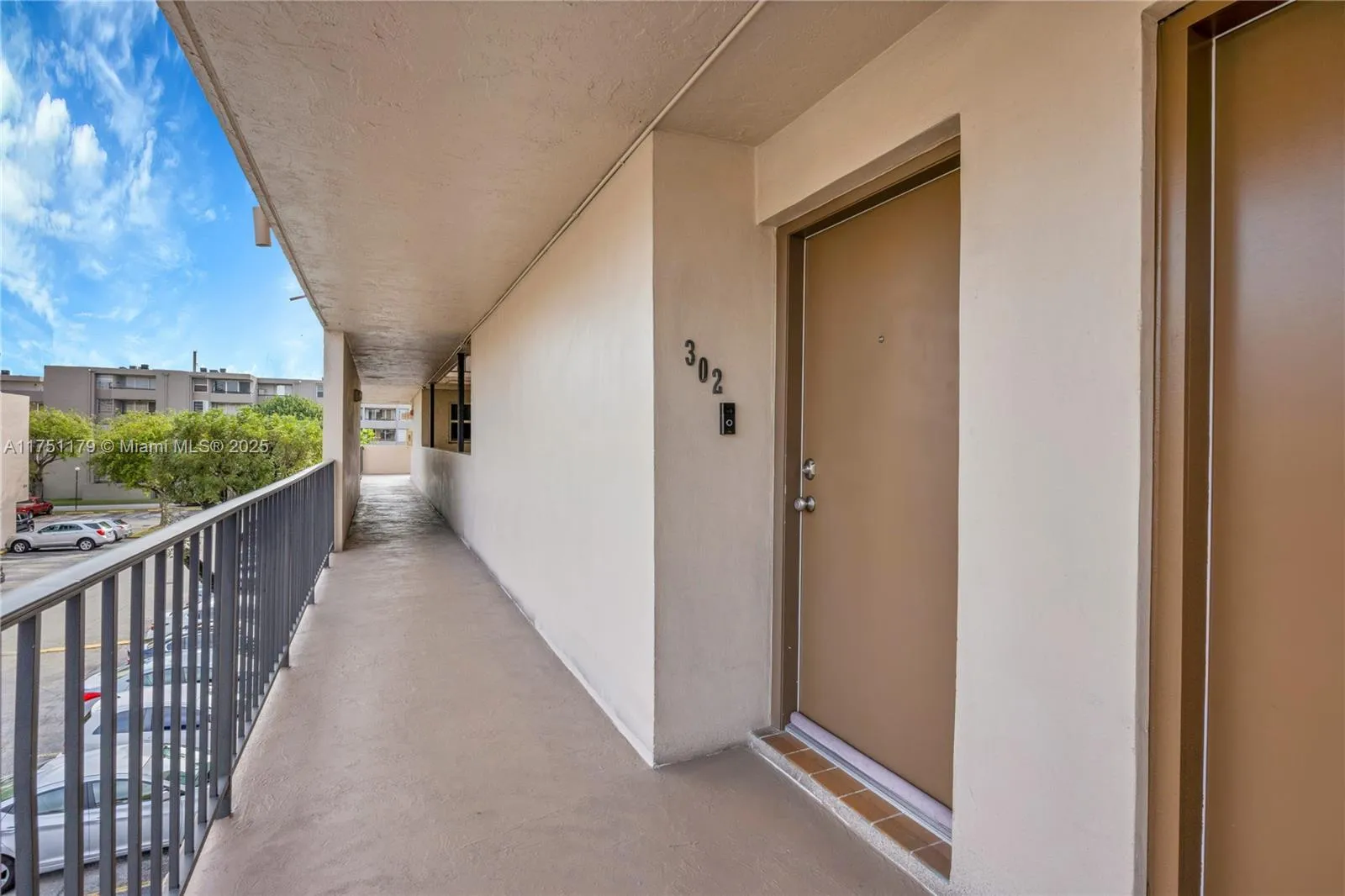 Miami, Florida 33172, United States, 2 Bedrooms Bedrooms, ,2 BathroomsBathrooms,Residential,Active,77988