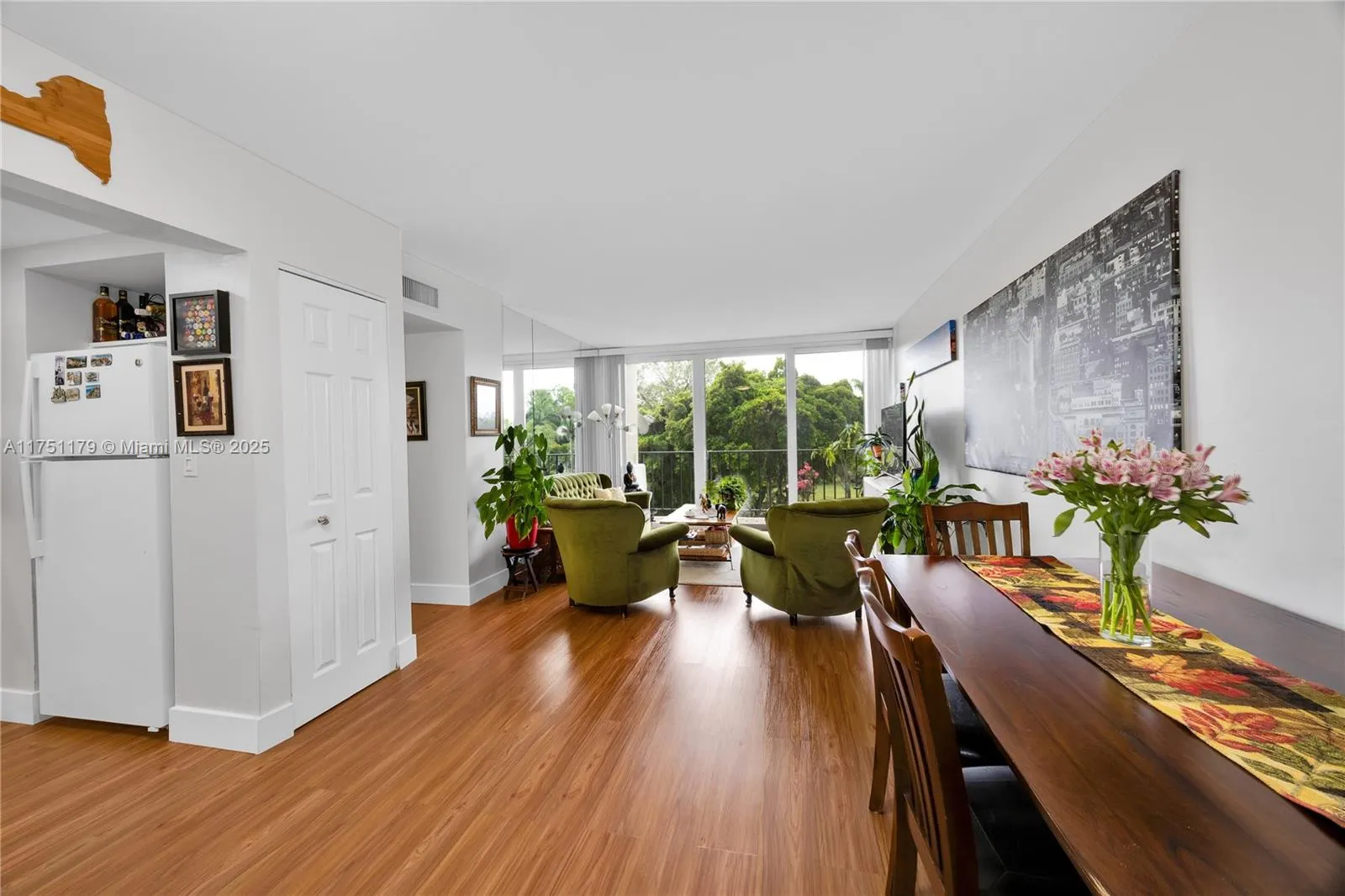 Miami, Florida 33172, United States, 2 Bedrooms Bedrooms, ,2 BathroomsBathrooms,Residential,Active,77988