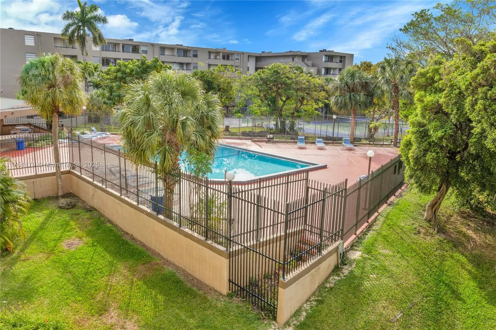 Miami, Florida 33172, United States, 2 Bedrooms Bedrooms, ,2 BathroomsBathrooms,Residential,Active,77988