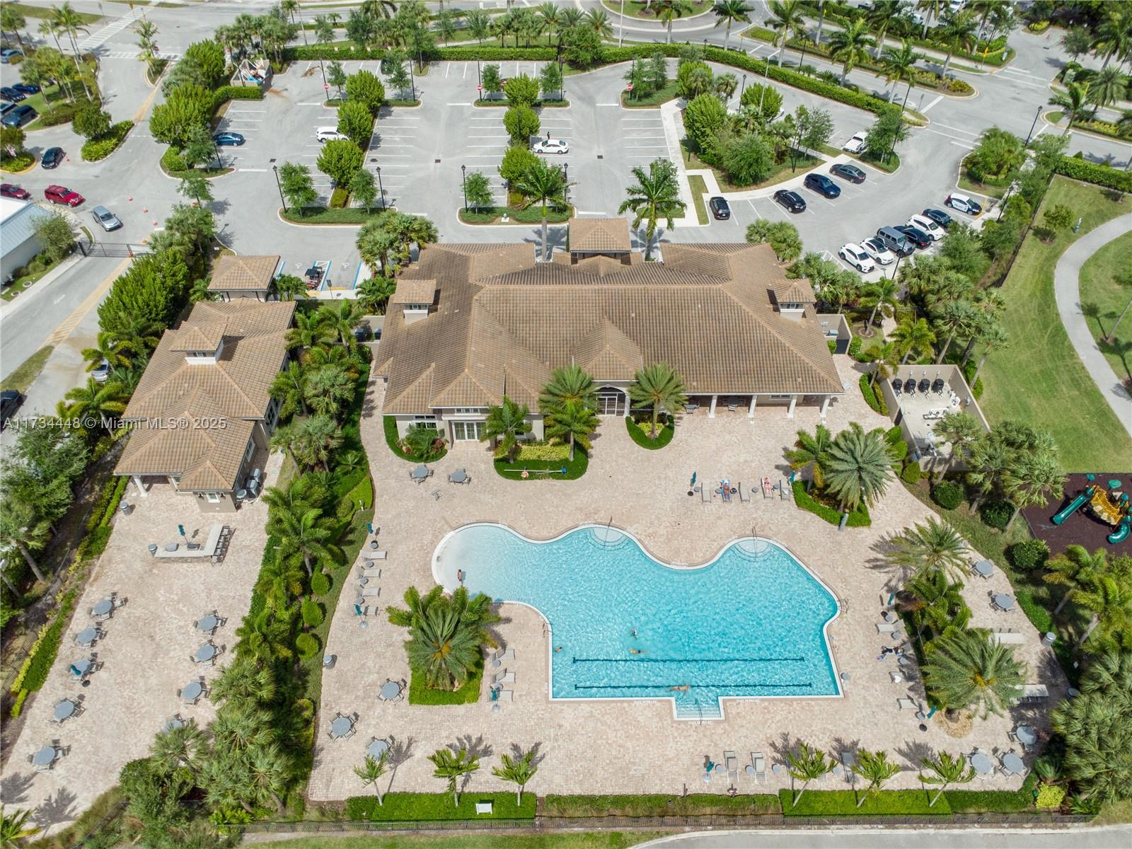 HILLCREST COUNTRY CLUB SO - Residential