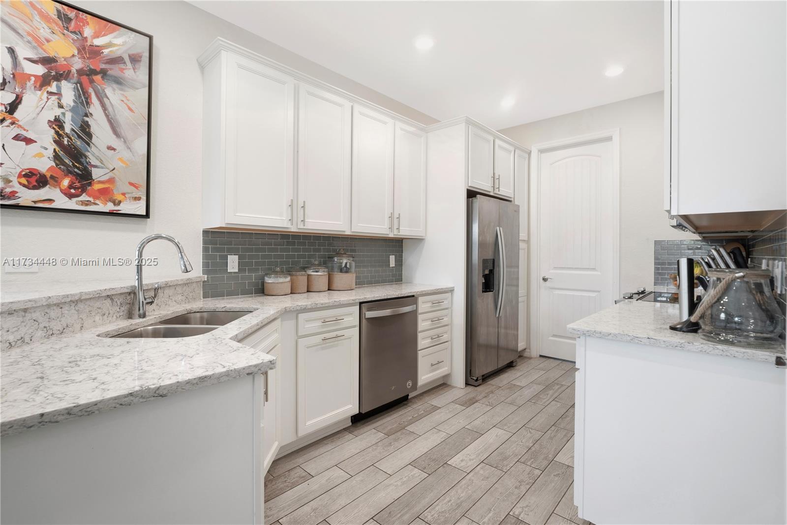HILLCREST COUNTRY CLUB SO - Residential
