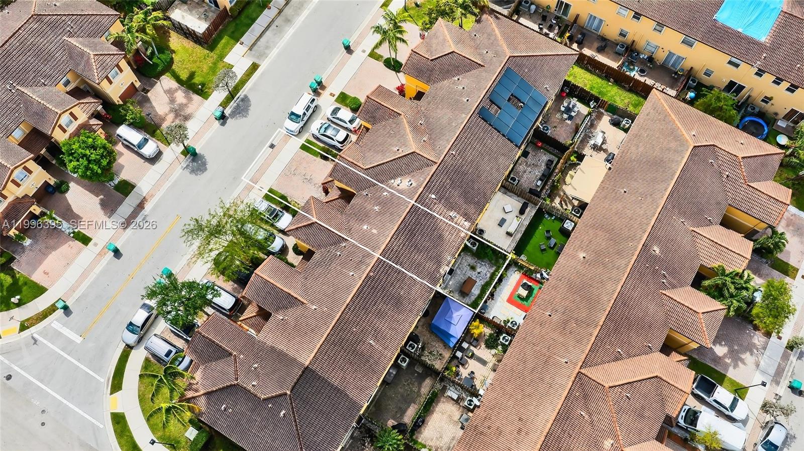 ISLANDS AT DORAL NORTHWES - Residential