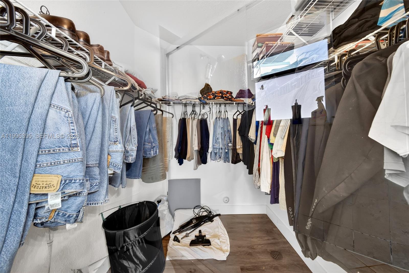 ISLANDS AT DORAL NORTHWES - Residential