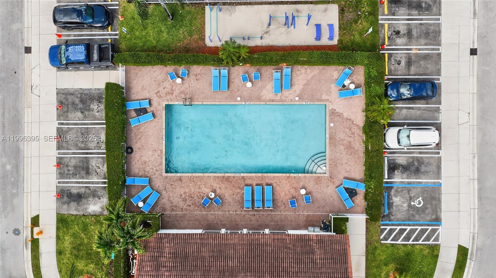 ISLANDS AT DORAL NORTHWES - Residential