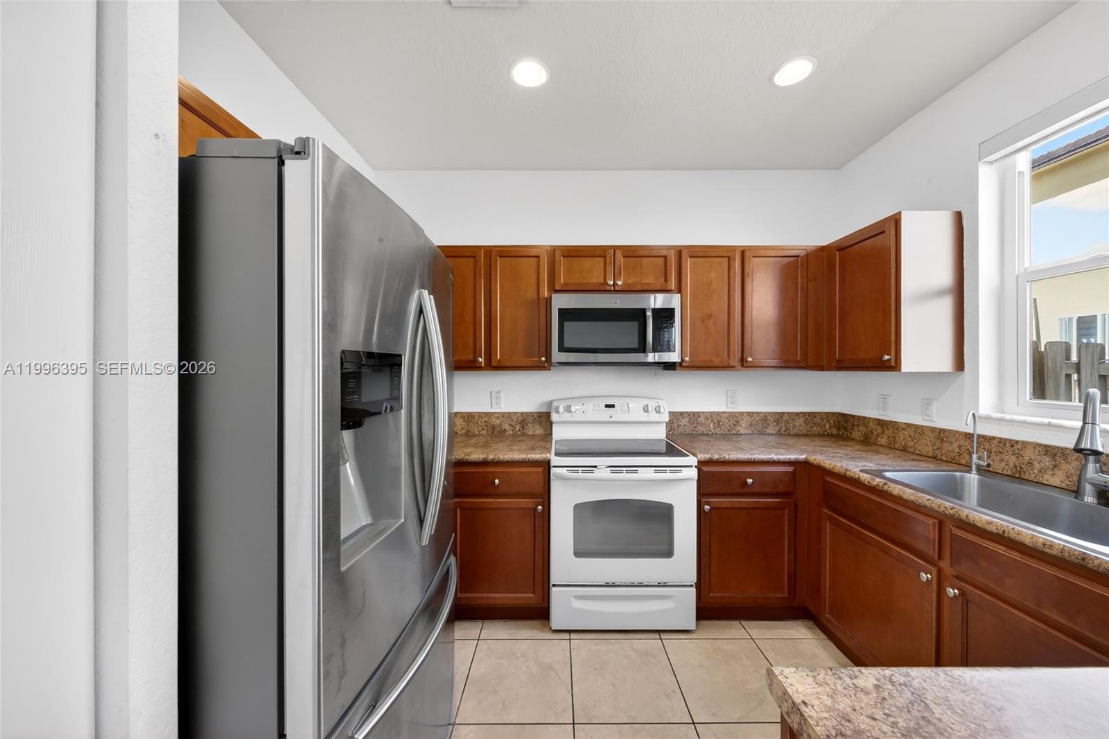 ISLANDS AT DORAL NORTHWES - Residential