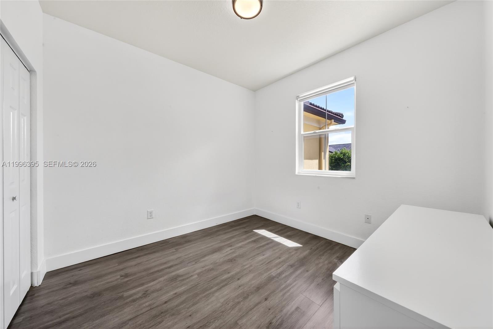 ISLANDS AT DORAL NORTHWES - Residential