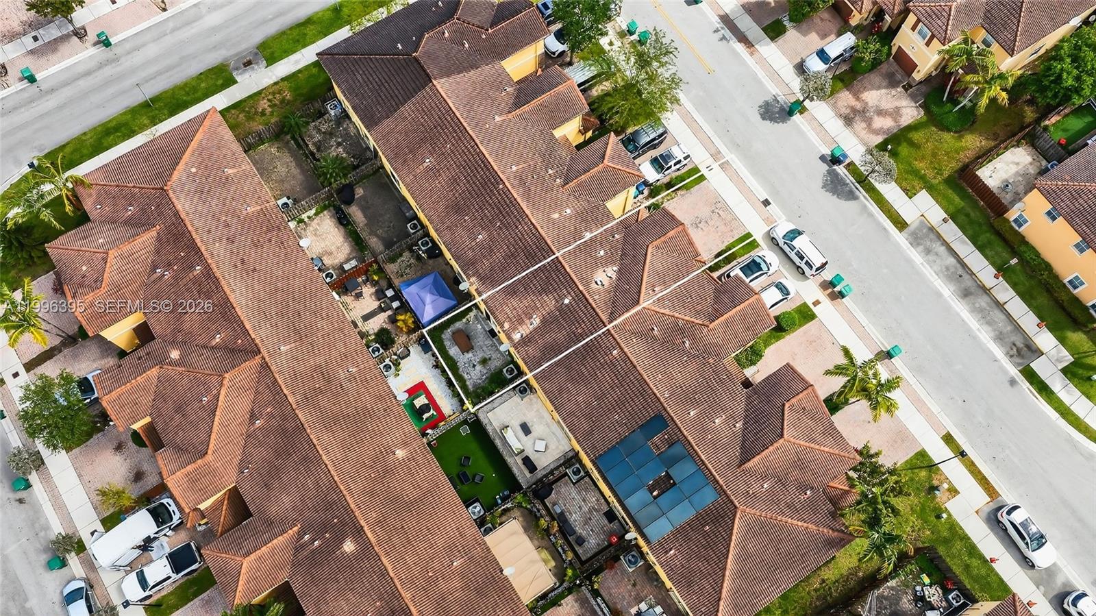 ISLANDS AT DORAL NORTHWES - Residential