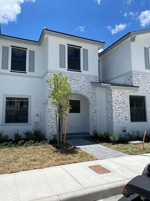 14732 SW 181st Ter 14732 Miami FL 33187