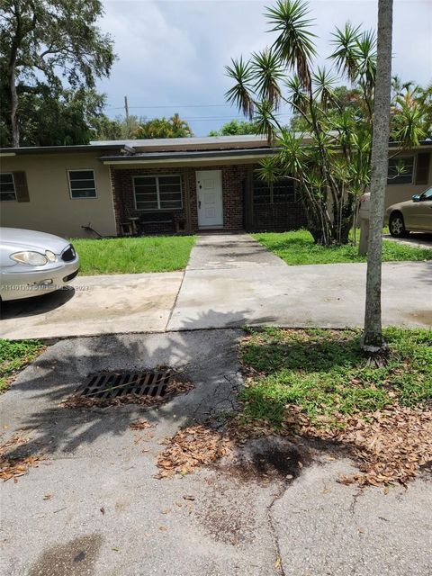 Single Family Residence in Miami FL 620 164th St St.jpg