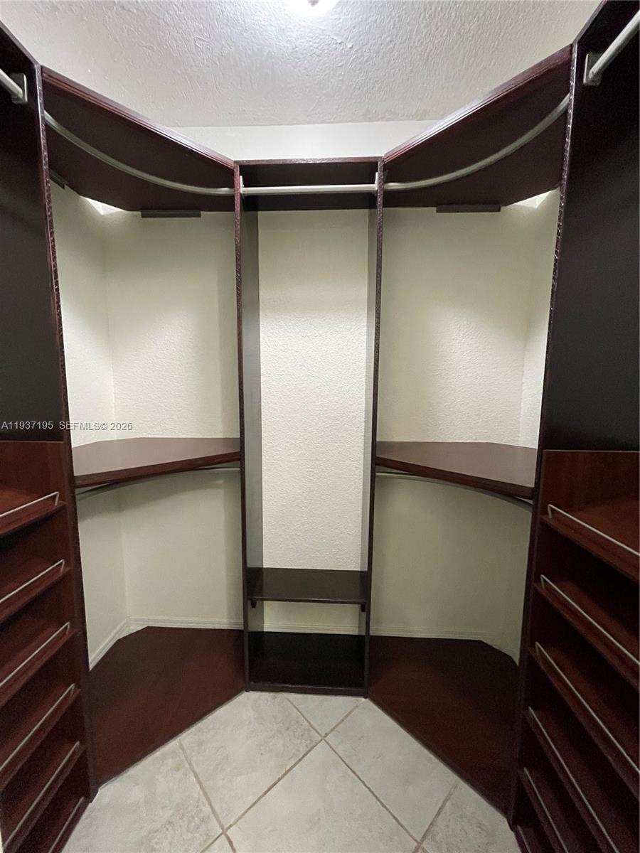 SADDLE CLUB GARDEN APTS - Residential