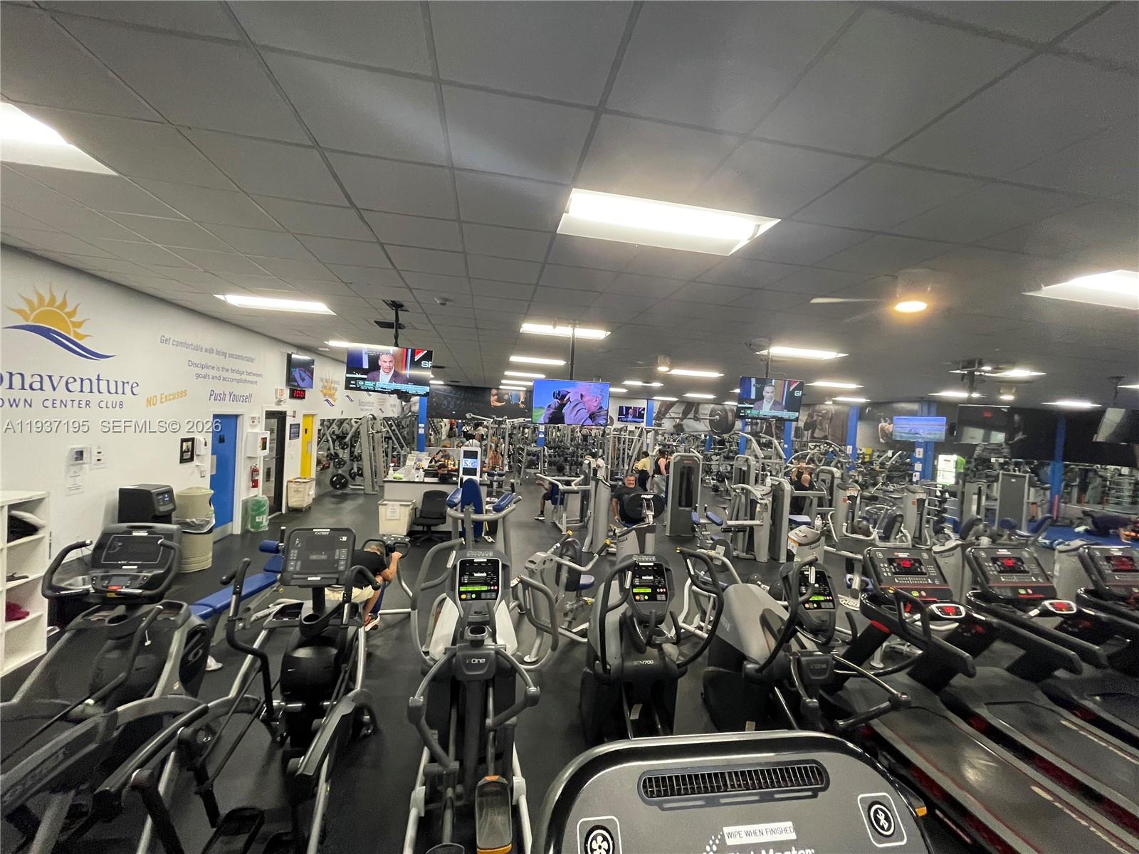 SADDLE CLUB GARDEN APTS - Residential