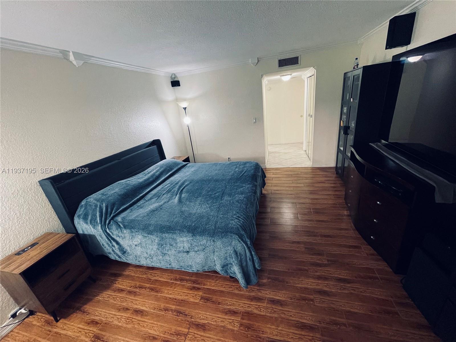 SADDLE CLUB GARDEN APTS - Residential